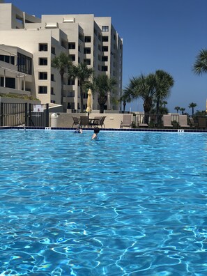 Piscine extérieure, piscine chauffée