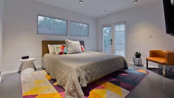 6 bedrooms, iron/ironing board, WiFi