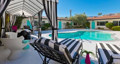 Luxury Private Resort - 1 Block to El Paseo! Sleeps 12!