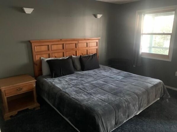 4 chambres, fer et planche à repasser, Wi-Fi gratuit, draps fournis