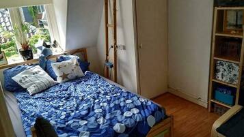 2 Schlafzimmer, BĂŒgeleisen/BĂŒgelbrett, WLAN, BettwĂ€sche