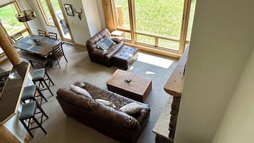 Smart TV, fireplace, books