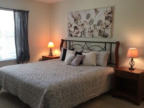 3 habitaciones, tabla de planchar con plancha, wifi y ropa de cama 