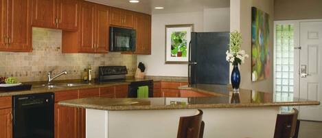 Refrigerador, microondas, horno, placa de cocina