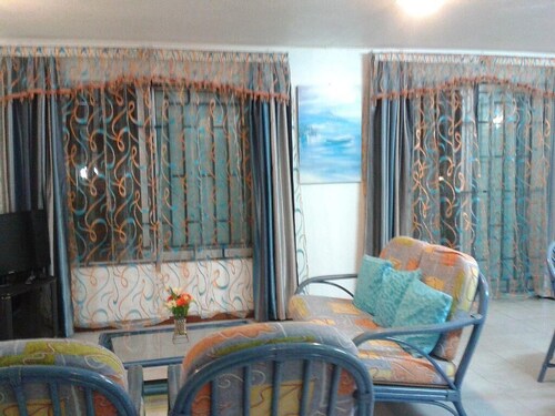 Bungalow of your dreams-in front of the sea- Flic en Flac, Mauritius