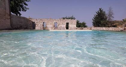 Gibbesi country farm large cottage