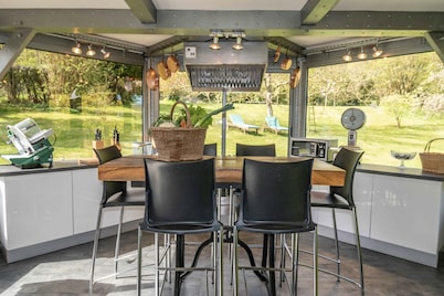 Anglo-Norman villa by the sea