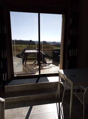 Interior - cottage in height with balcony. 1 bedroom (Sargé-sur-Braye)