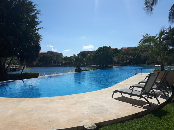 Een infinitypool