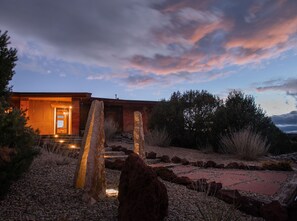 Property grounds - The Red Earth Palace Retreat (El Prado)