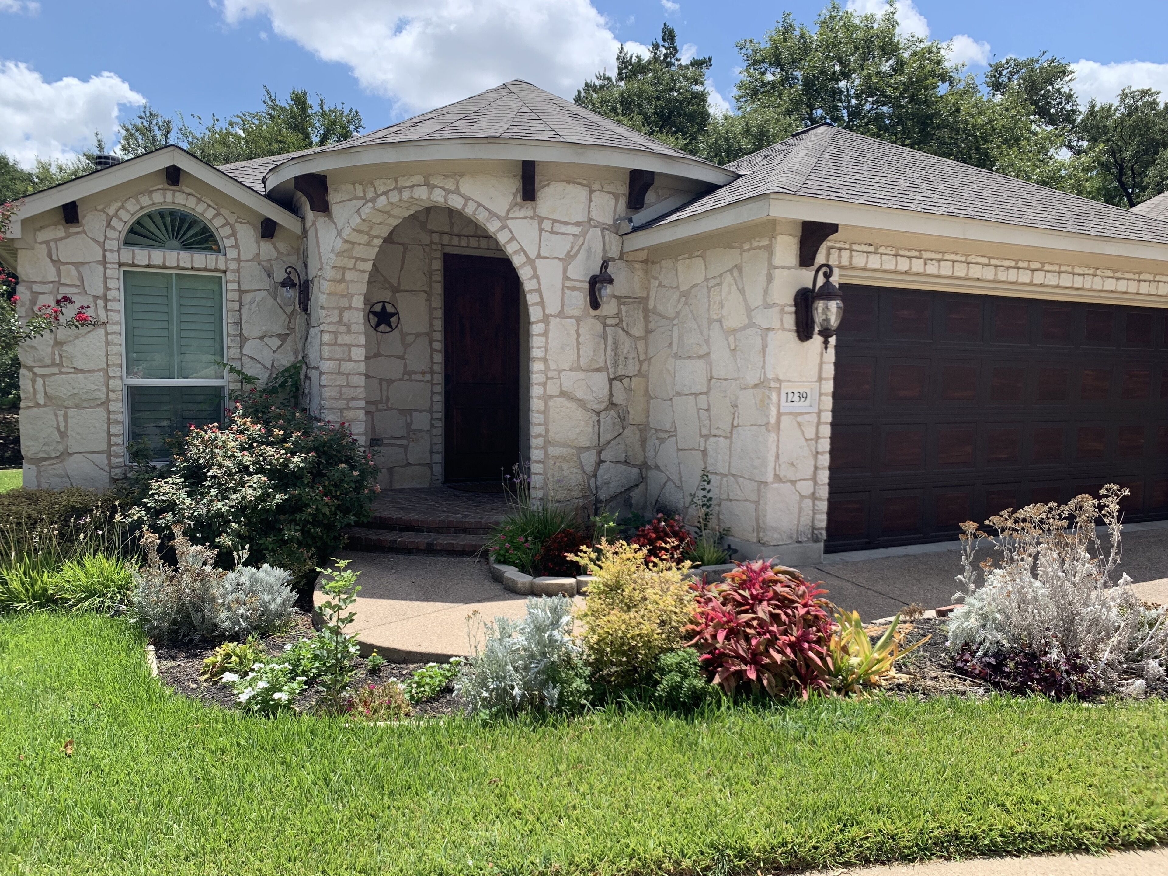 4BD House w/ Private Pool. Near Golf Course, Waterparks & Dell Diamond!