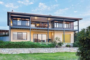 Exterior - Breakaway Bay Views Games and Beach Bliss (Gracetown)