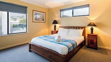 5 habitaciones, tabla de planchar con plancha, wifi y ropa de cama