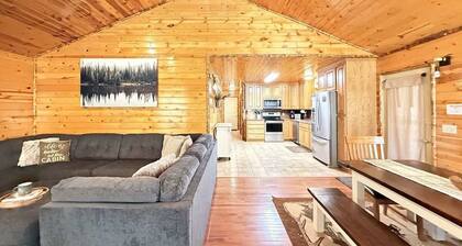 Cabin | Fire Pit | 32 Miles to Yellowstone