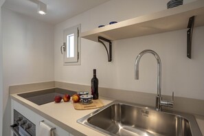 Ofen, Wasserkocher mit Kaffee-/Teezubehör, Wasserkocher, Hochstuhl