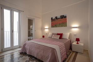 2 bedrooms, iron/ironing board, WiFi, bed sheets - Puglia holiday apartment in Monopoli (Monopoli)
