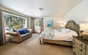 6 bedrooms, iron/ironing board, travel cot, free WiFi