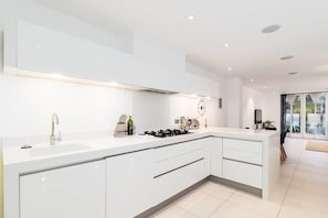 House (4 Bedrooms) | Private kitchen