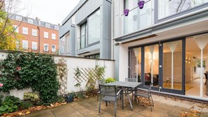 Terrace/patio - Charming Mews Home for 8 Guests, 5 Mins to Angel! (London)