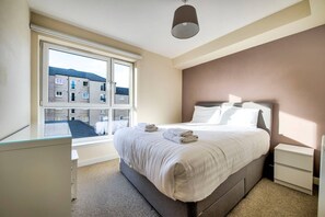 2 chambres, fer et planche Ă repasser, draps fournis