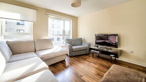 Unclassified image, 5 of 33, button - Bright 2BR Flat With Good Links To City Centre (Edinburgh)
