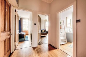 2 Schlafzimmer, Bügeleisen/Bügelbrett, Bettwäsche