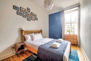 2 bedrooms, iron/ironing board, bed sheets - Stylish 2BR Flat Close To Edinburgh City Centre (Edinburgh)