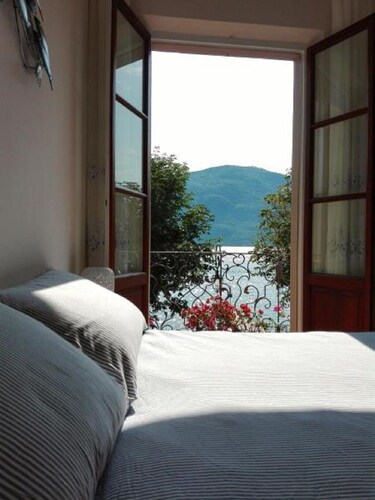 RESIDENCE "Il Gabbiano" 1 - apartment in the center of Cannobio with lake view