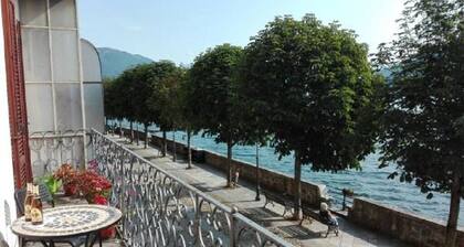 RESIDENCE "Il Gabbiano" 1 - apartment in the center of Cannobio with lake view