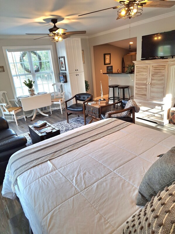 1 bedroom, iron/ironing board, free WiFi, bed sheets