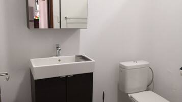 Apartment, 2 Bedrooms (3 Guests) | Bathroom | Shower, towels, soap, toilet paper