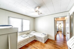 4 bedrooms, free WiFi, bed sheets - Campanile - Coastal Realty Group (GRAND ISLE)