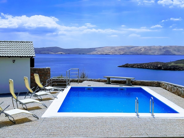 Piscine extérieure, piscine chauffée