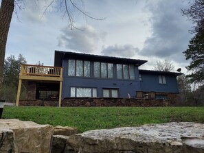 Exterior - Lake Front spacious family home (Eagle Rock)