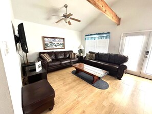 TV - La Bon Vie - Coastal Realty Group (Grand Isle)