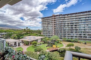Property grounds - AMAZING VIEW!  1 Back from Oceanfront 1bed/2 bath (Lahaina)