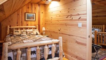 4 bedrooms, desk, iron/ironing board, WiFi