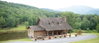  Rustic Log Lodge Overlooking Water and Mountain Views