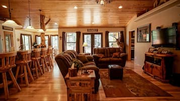 Smart TV, fireplace, DVD player, books