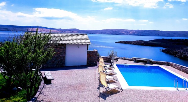 Piscine extérieure, piscine chauffée