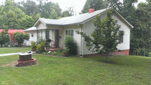 Home away from Home. Pet friendly.