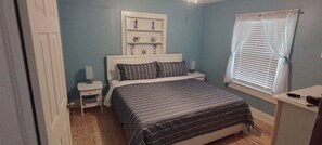 3 habitaciones, escritorio, tabla de planchar con plancha y wifi gratis 