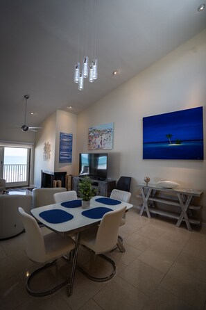 Dining - A perfect view from your balcony...just the right amount of sand, sea and sky (Clearwater Beach)