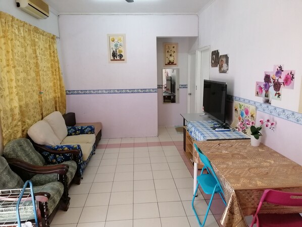 TV - Court of Mercy Homestay (Kota Kinabalu)