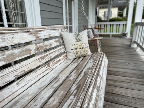 ☆ Vintage Downtown Shotgun Home by LSU ☆ Washer/Dryer ☆ Se Habla Espanol