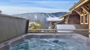 Baignoire à remous extérieure