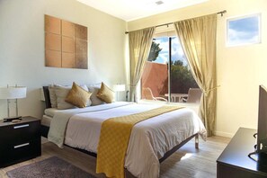 3 bedrooms, desk, iron/ironing board, free WiFi