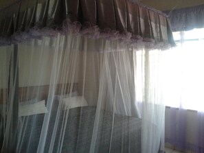 2 bedrooms - Homely, nicely furnished two-bedroom two-bath  serviced flat near beach in Kenya (Shanzu)