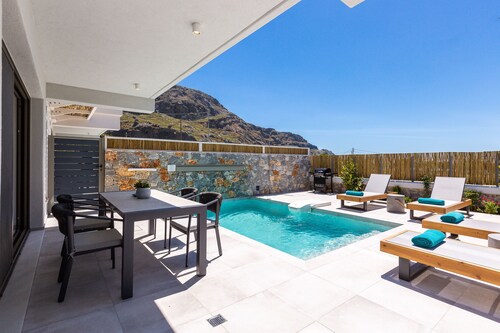 Villa Daphne- Naiades Plakias/ 2 bedrooms, luxury, beachfront