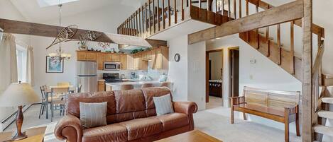 TV, fireplace, DVD player, books